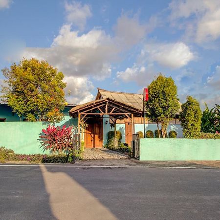 Oyo 3834 House Tien Hotel Canggu Exterior foto