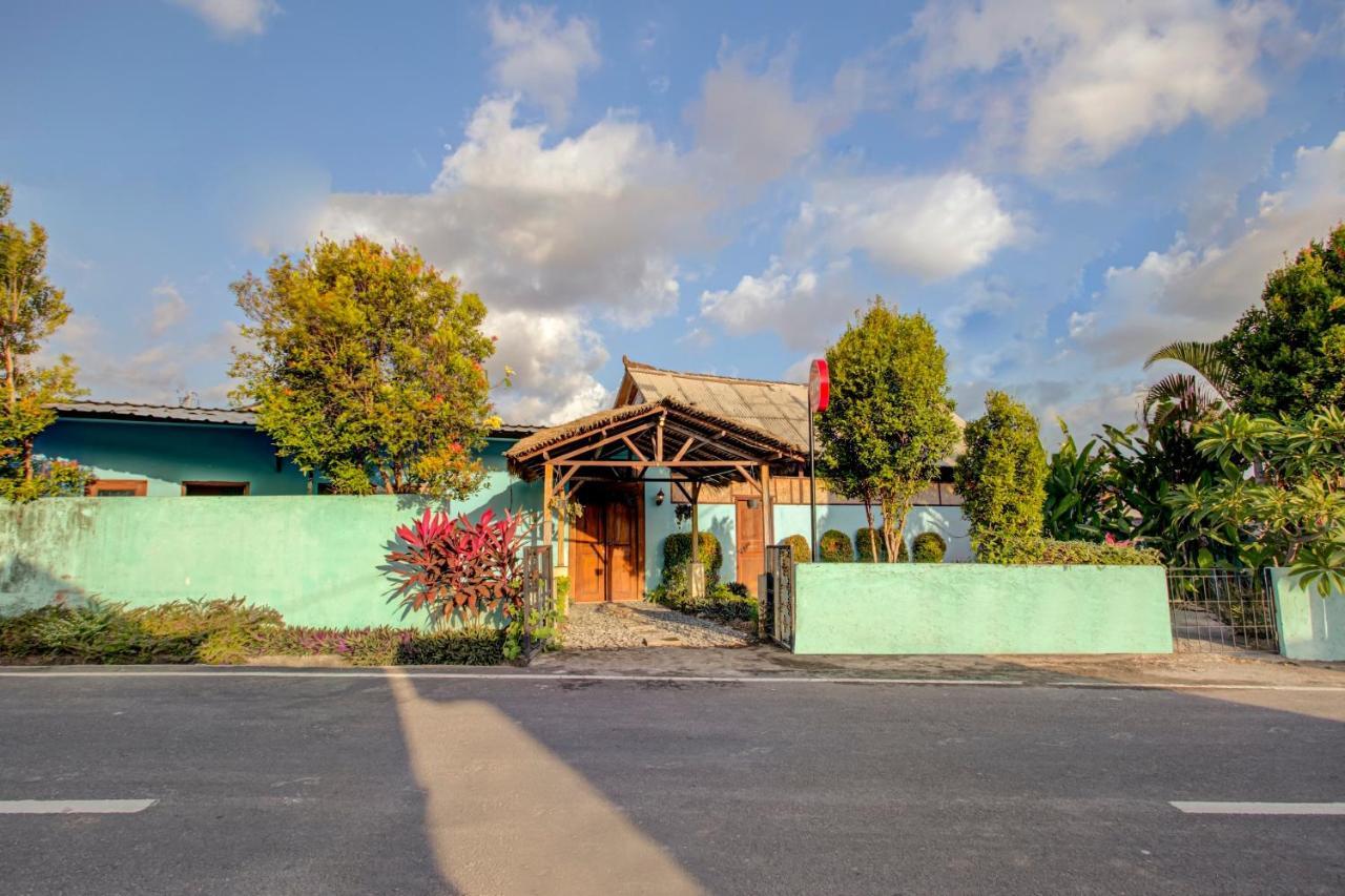 Oyo 3834 House Tien Hotel Canggu Exterior foto